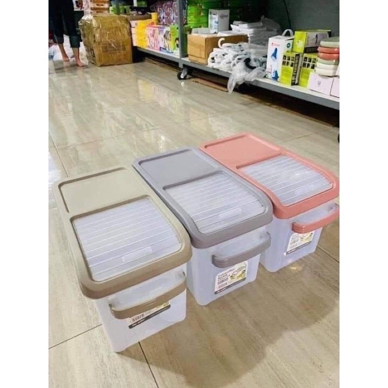 Thùng Đựng Gạo Thông Minh 10-15kg Có Bánh Xe Di Chuyển Kèm Cốc Chia Vạch, Thùng Nhựa Đa Năng Có Nắp Mở Trượt Tiện Dụng