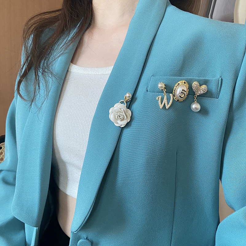 Trâm Cài Áo Hình Bông Hoa Đính Đá Sang Trọng Cho Nữ