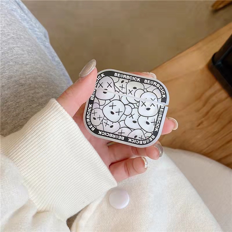 Vỏ Bảo Vệ Hộp Sạc Tai Nghe AirPods 1 2 Pro 3 Bằng Silicon Họa Tiết Chú Gấu Độc Đáo Thời Trang