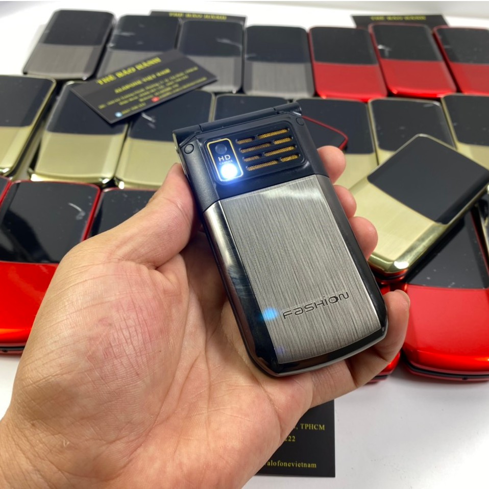 Điện Thoại Độc NK2720 Nắp Gập Màn Hình 2.4inch Cảm ứng Thay Đổi Giọng Nói Nghe FM không Cần Tai Nghe | BigBuy360 - bigbuy360.vn