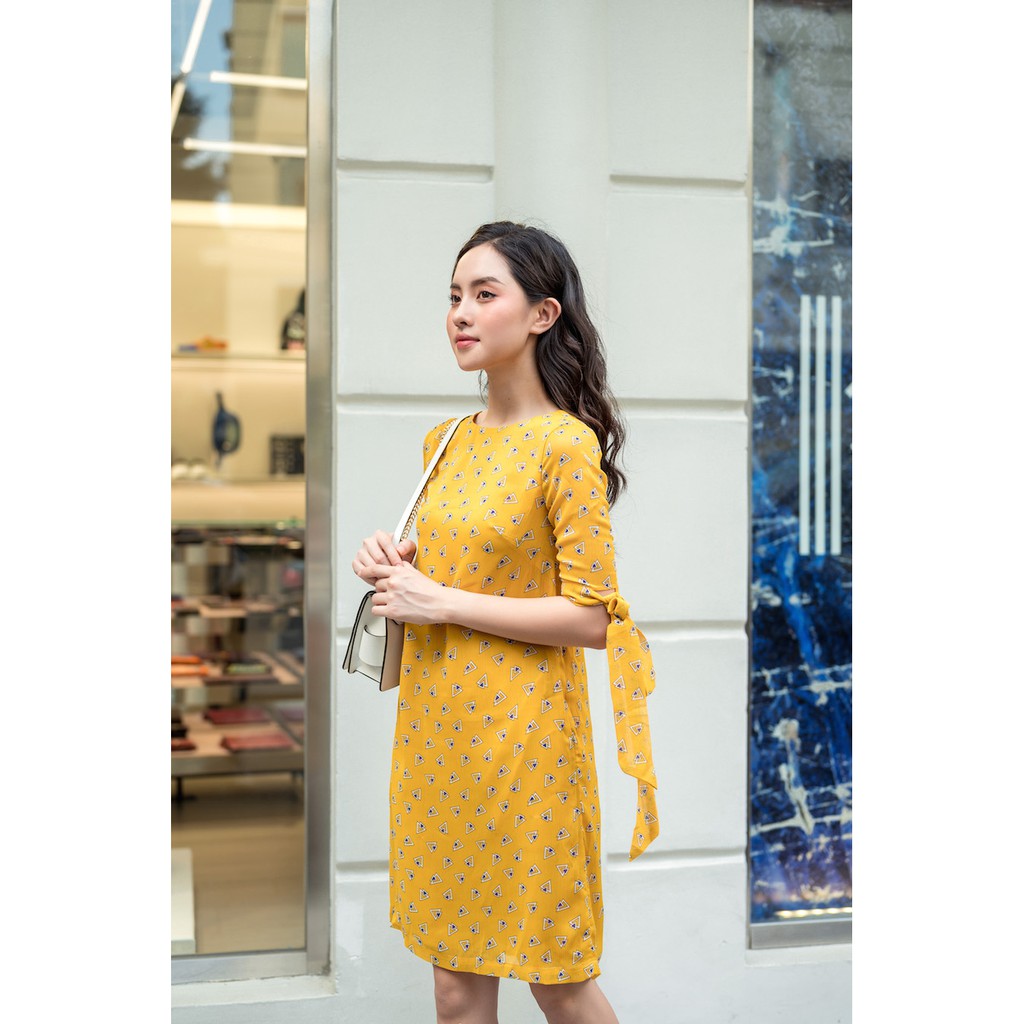 Đầm De Leah hoạ tiết hình học dáng suông tay lỡ dây nơ thời trang thiết kế