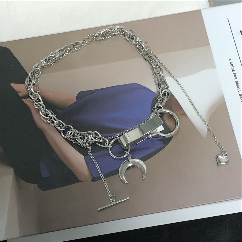 Dây Chuyền Mặt Hình Mặt Trăng Và Trái Tim Kim Loại 22722 Phong Cách Hip Hop