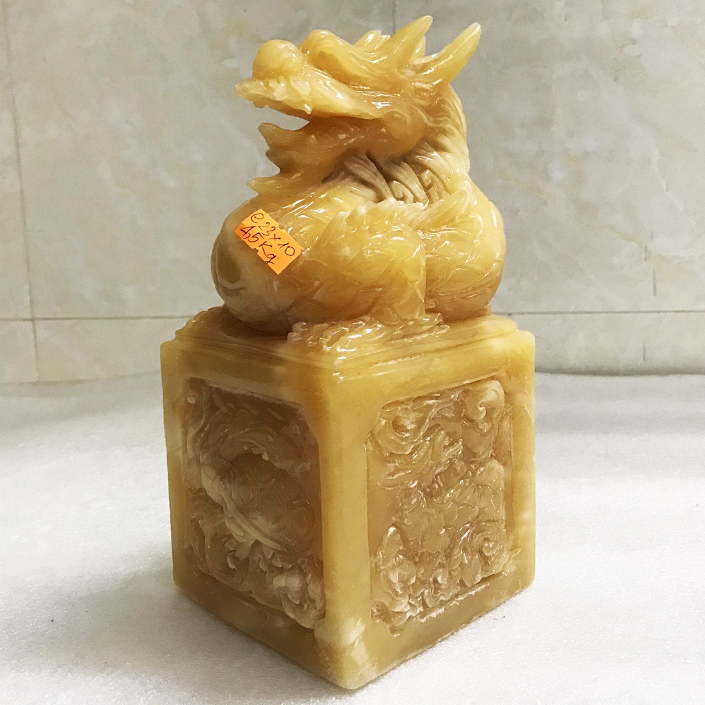 Ấn rồng, chiện rồng bằng ngọc màu vàng trong cho mệnh Kim và thổ