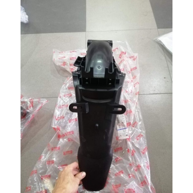 Nhựa dè đuôi , chắn bùn sau xe Jupiter V zin yamaha