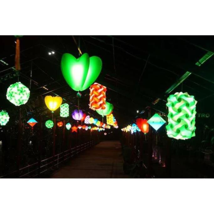 Đèn Lồng Nhựa Hoa Sen xuyên sáng trang trí quán cafe, sân vườn, chùa chiền, đường phố...