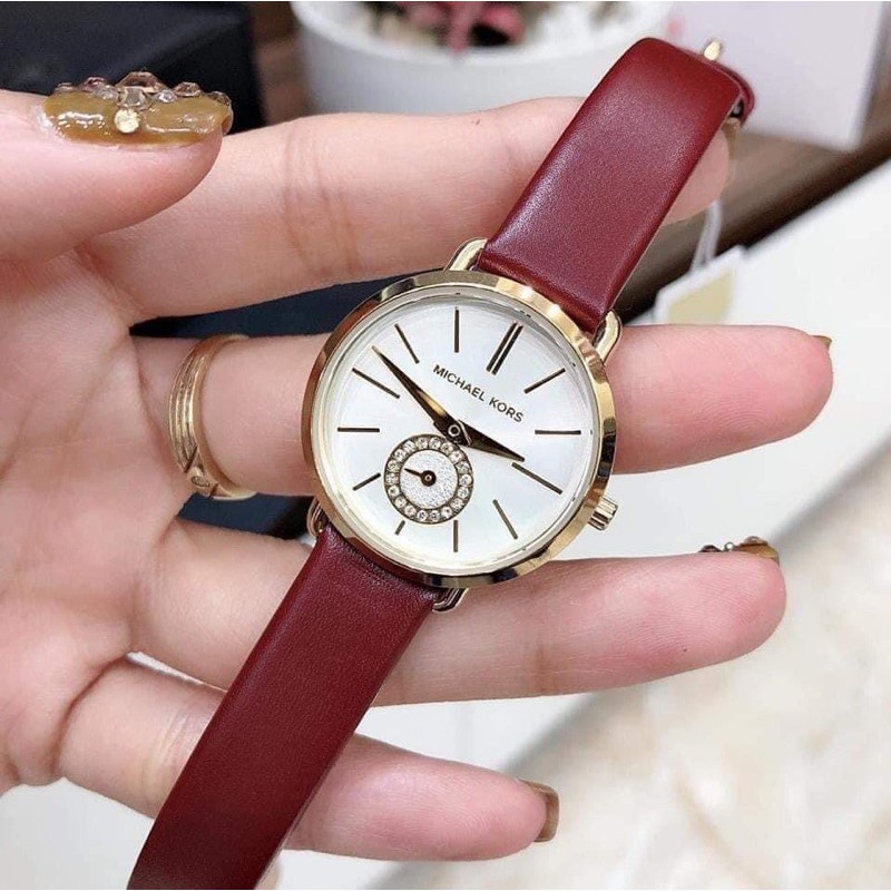 Đồng hồ nữ Michael kors .