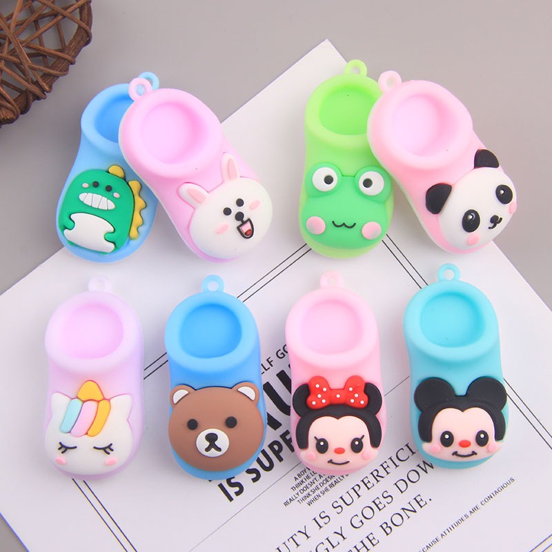 Móc khoá chiếc dép hoạt hình _  cute treo balo, quà tặng