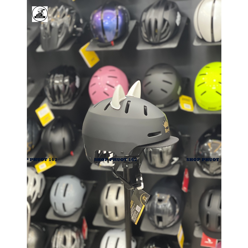 COMBO MŨ BẢO HIỂM ROYAL MD17 MÀU ĐEN TRƠN KÈM TAI MÈO VÀ LƯỠI TRAI CHE NẮNG CHÍNH HÃNG
