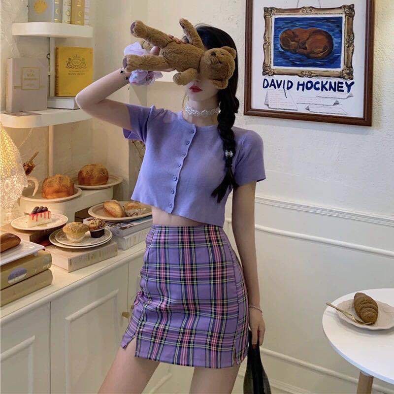 Set áo croptop sơ mi len tay ngắn cổ tròn kết hợp chân váy chữ A kẻ caro XGSSAV3