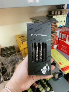 Bút Dạ Kẻ Mắt M.A.C