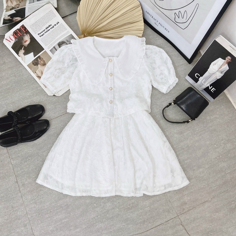 Set áo trắng hoa nổi cổ sen chân váy