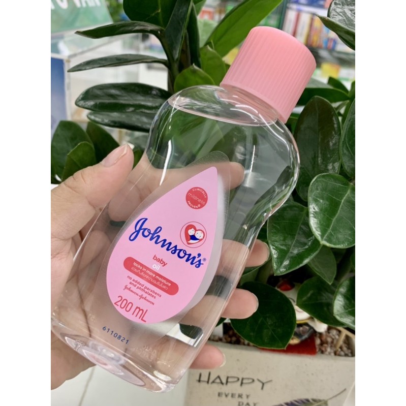 Dầu massage và dưỡng ẩm Johnson’s Baby 200ml