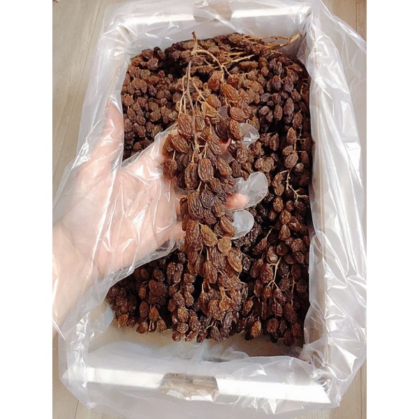 Nho khô nguyên cành Úc