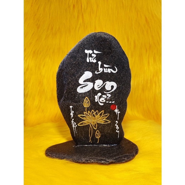 Thư pháp chữ Sen viết trên đá  Kích thươc: 16x11x21cm