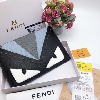 Fendi Clutch 🎀🎀🎀