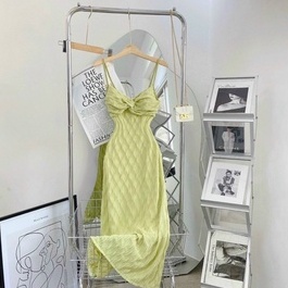 Đầm 2 dây xốp quảng châu body dáng dài kiểu xoắn ngực cực xinh , chất xốp dày dặn mềm ly