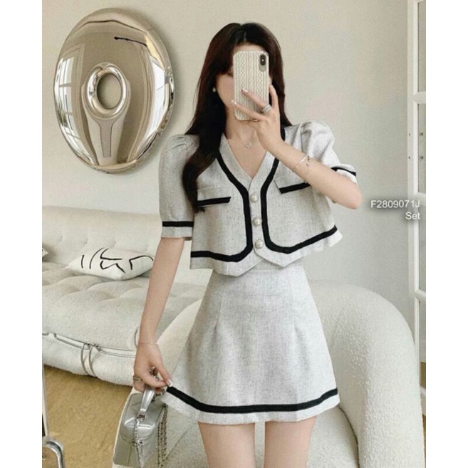 Set dạ phối viền áo nút cổ tim đắp túi nắp tay ngắn kèm chân váy ngắn!