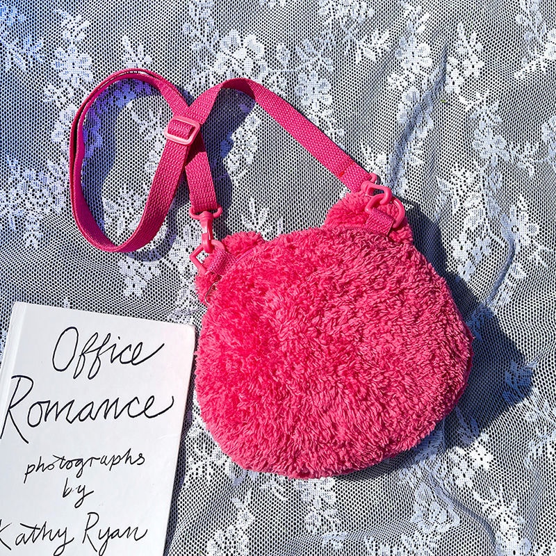 Túi đeo chéo họa tiết gấu dâu tây dễ thương xinh xắn thời trang