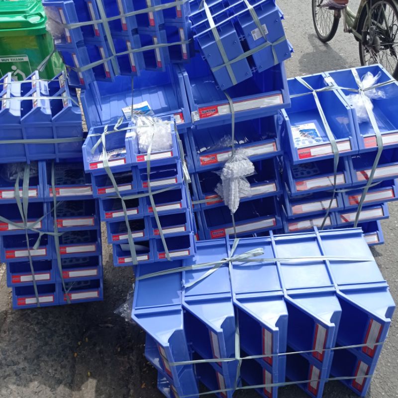Kệ dụng cụ Duy Tân