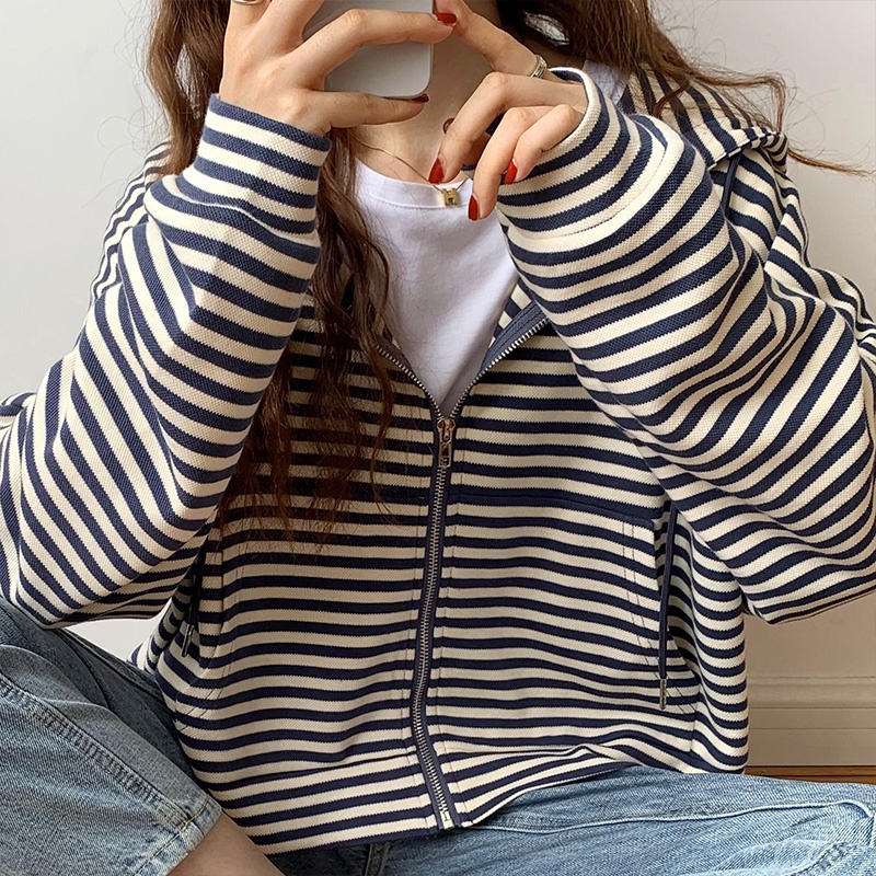 Áo khoác dài tay có mũ trùm họa tiết kẻ sọc phong cách mới cho nữ 45699