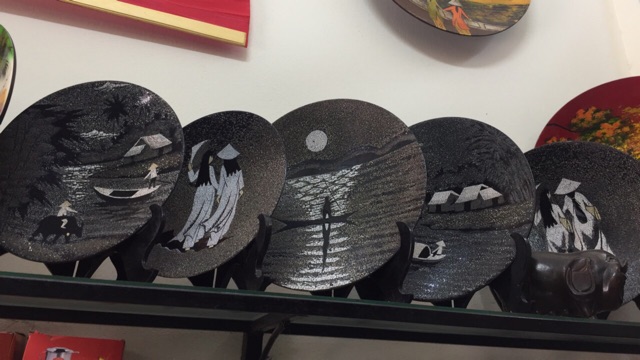 Chân giá để đĩa trang trí bằng gỗ