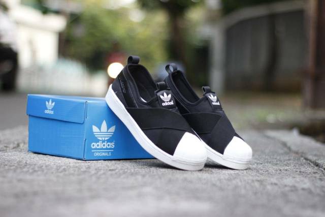 Giày Lười Adidas Thiết Kế Năng Động Hợp Thời Trang