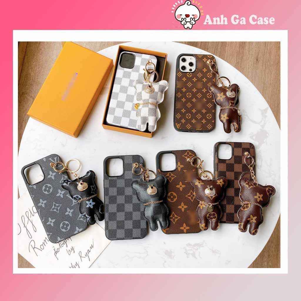 Ốp lưng iphone họa tiết L V KÈM MÓC KHÓA GẤU 6s plus/6/7/7plus/8/8plus/x/xs/xs max/11/11 pro/11 promax,Anh Ga Case