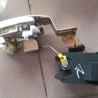 Cơ cấu khóa cửa matiz 1.2