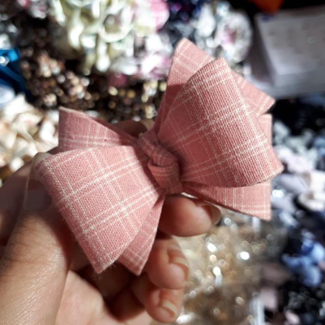 Cột tóc nơ to Thái lan