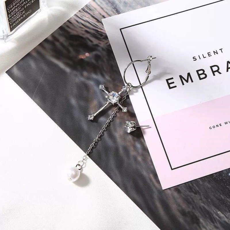 Bông Tai Hình Chữ Thập Lấp Lánh 22159