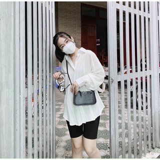 Áo sơ mi trắng dáng oversize chất đũi xước