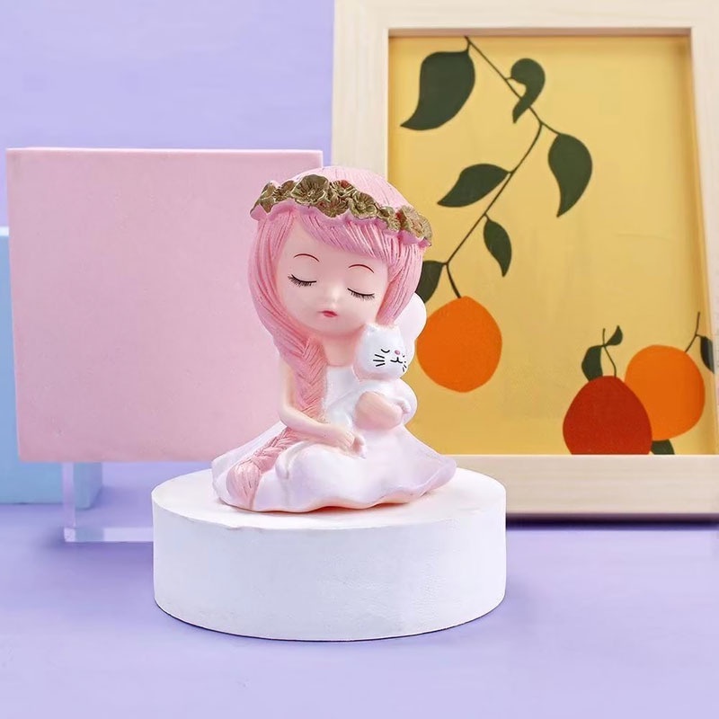 [SIÊU RẺ❤️] – Bé gái ngồi - Tóc hồng bế mèo