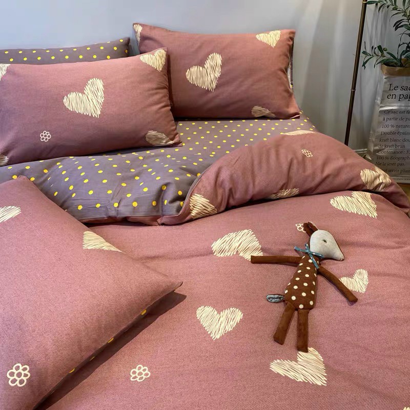 Bộ chăn ga gối 4 món cotton poly nhập khẩu tim hồng xước