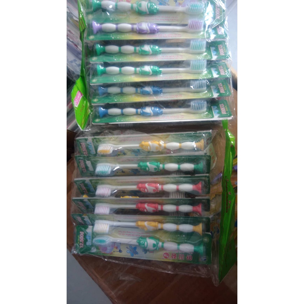 Bàn chải đánh răng trẻ em PIH