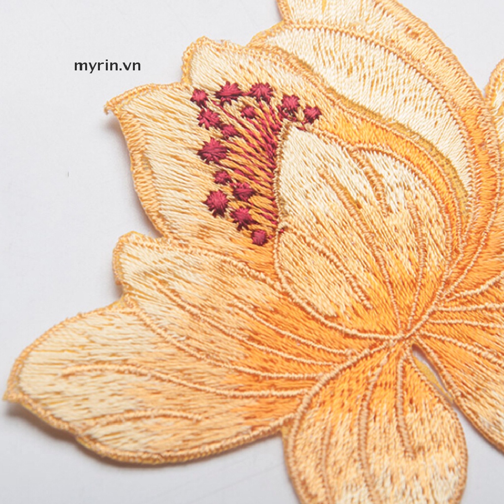 Sticker Ủi Thêu Hình Hoa Sen