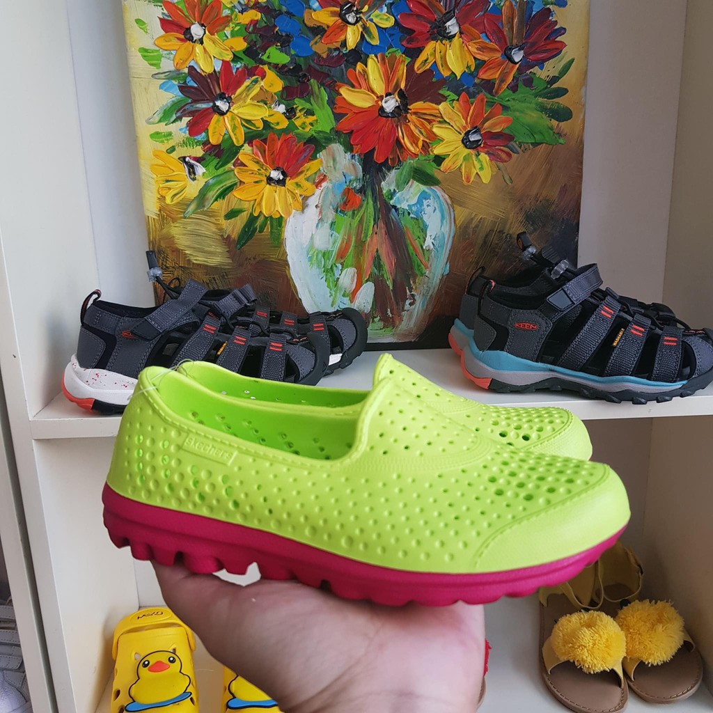 Giày skc bé gái Màu xanh nõn chuối đế hồng, chống mưa size 28-34