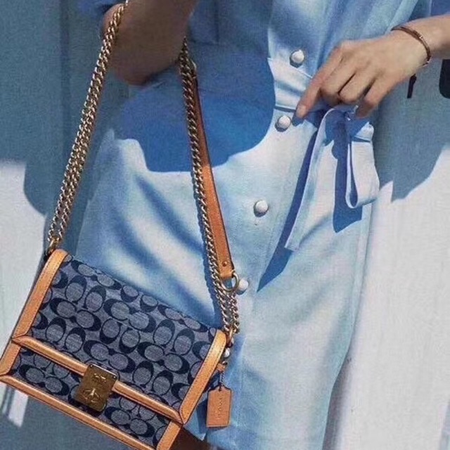 Coach hutton shoulder mẫu mới