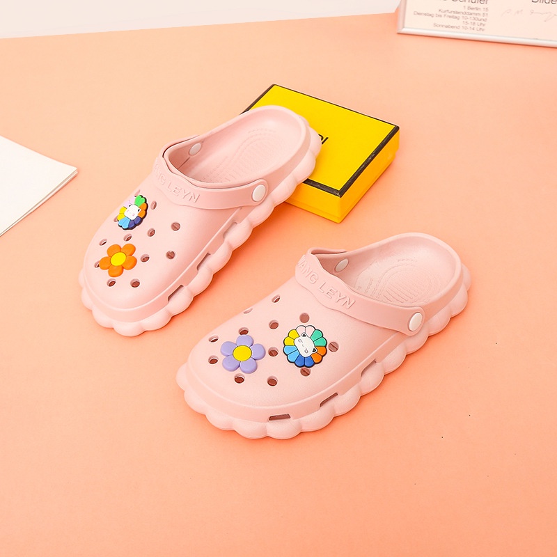 Dép Bít Mũi Đế Dày Đục Lỗ Hở Ngón Chống Trượt Dễ Thương Cho Nữ