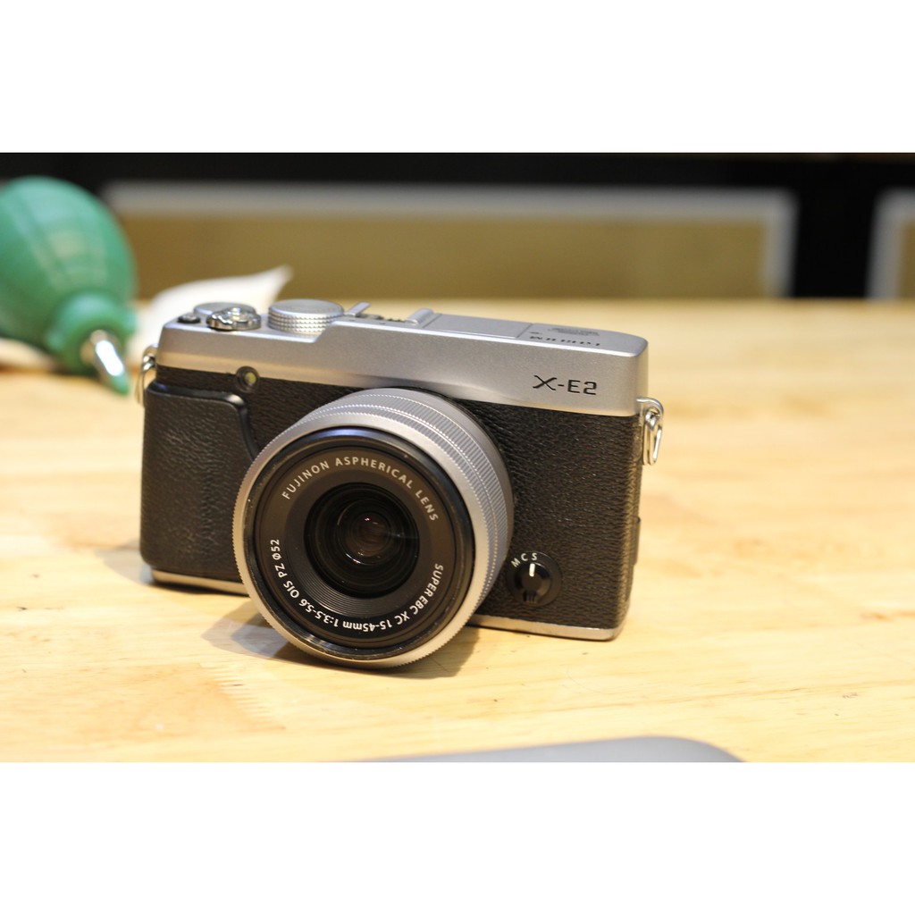 Máy ảnh Fujifilm X-E2 kèm lens kit 15-45 đẹp