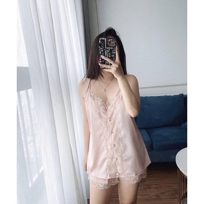 Bộ lụa 2 dây nữ mẫu mới 2022, set mặc nhà pijama đồ ngủ cúc bọc sexy thoải mái phối viền ren mềm mại thời trang