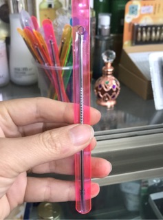Que nặn mụn
