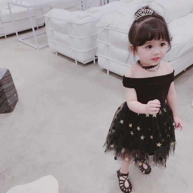 VAY ĐẦM ĐEN HUYỀN BÍ BÉ GÁI SIÊU ĐẸP