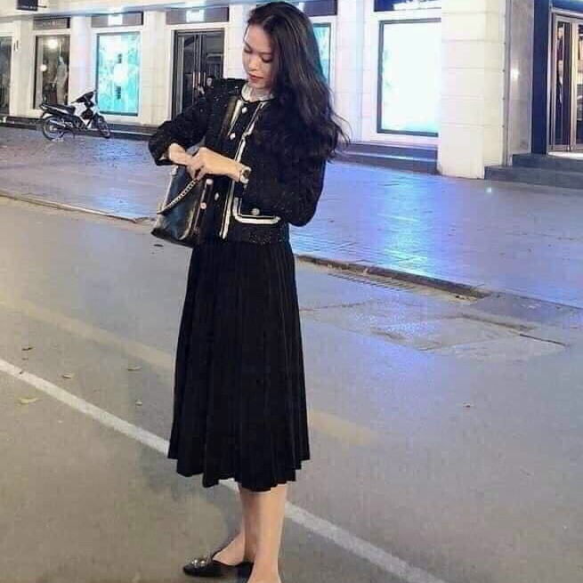 chân váy dập ly nữ dáng dài màu đen cạp chun cá tính