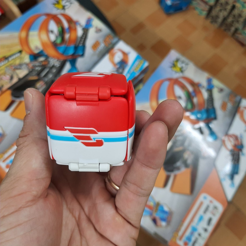 Hộp biến hình Super wings nhân vật Jett tia chớp đồ chơi trẻ em bằng nhựa