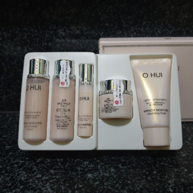 Set Ohui hồng dưỡng ẩm mini 5sp