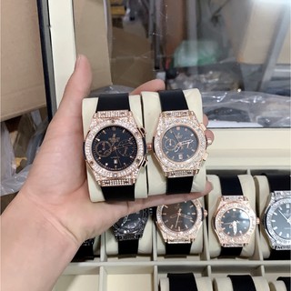Đồng hồ nữ Hublot mặt đen viền đính đá nền viền vàng Hublot148