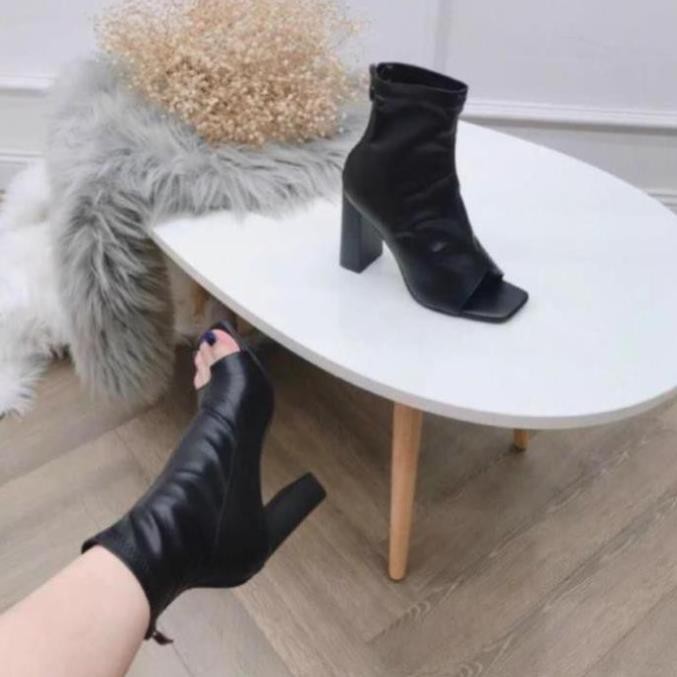 Boots Nữ, Giày Boots Nữ Thời Trang Da Mềm Đế Vuông Cao 7Cm Thiết Kế Hở Mũi Màu Đen Siêu Hot Minhtushoes Giày Nữ Cao cấp