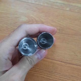 Nhộng titan Rovyvon U7