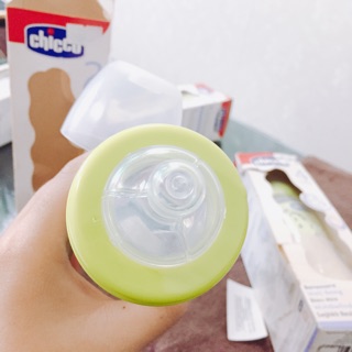 Bình sữa chicco 250ml núm ty silicon 2m+