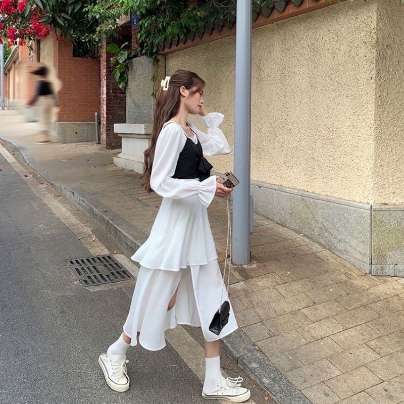 Sét Váy Nữ Cổ Vuông Màu Trắng Kèm Yếm Nơ Ngực Cực Xinh Chan House.